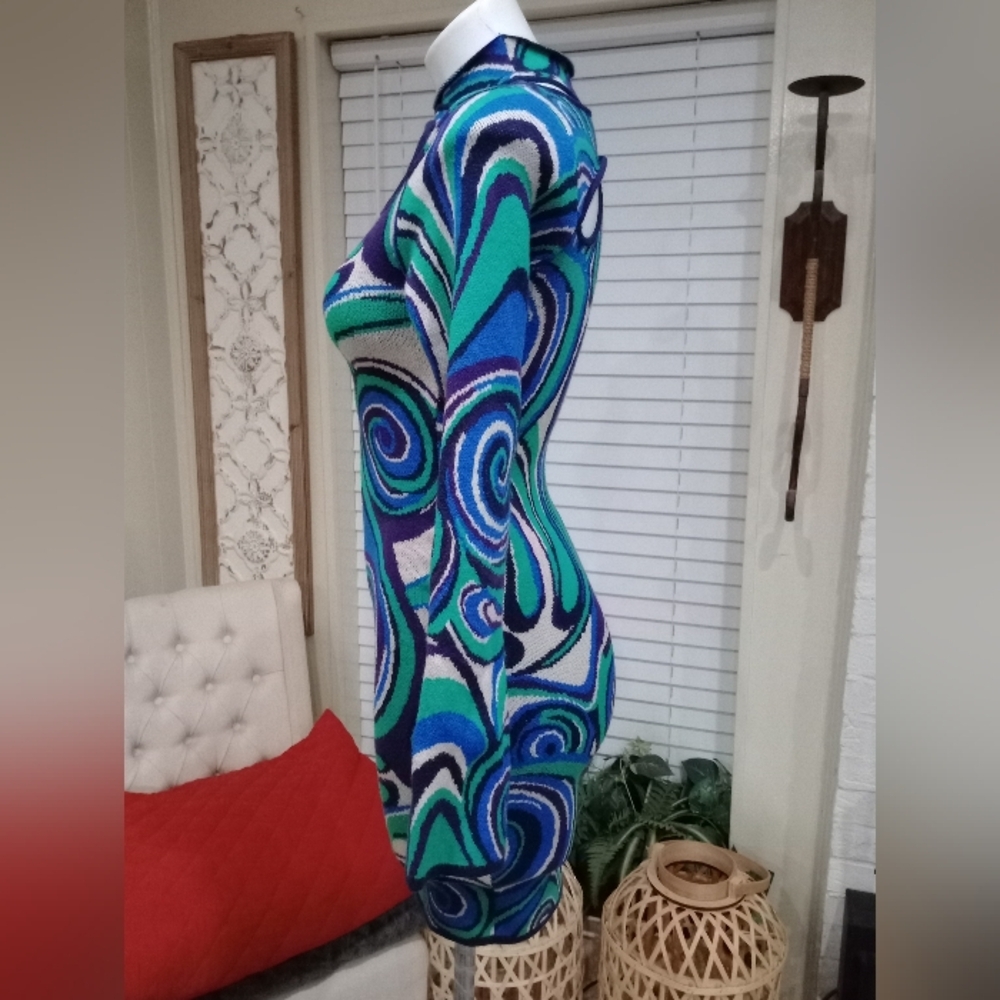 Psychedelic Swirl Dress in Blue and Green - Picture 9 of 12